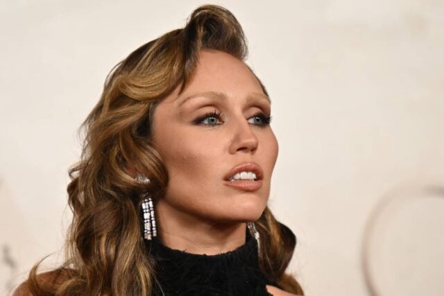 Miley Cyrus cambia de disquera y abre la puerta a volver a actuar