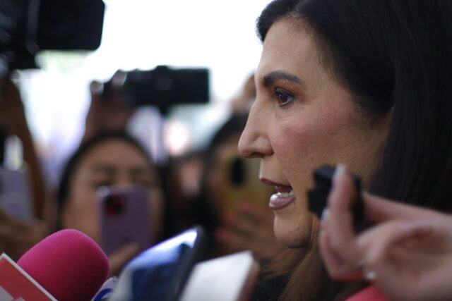 Kenia López Rabadán advierte riesgos de censura en consulta de audiencias