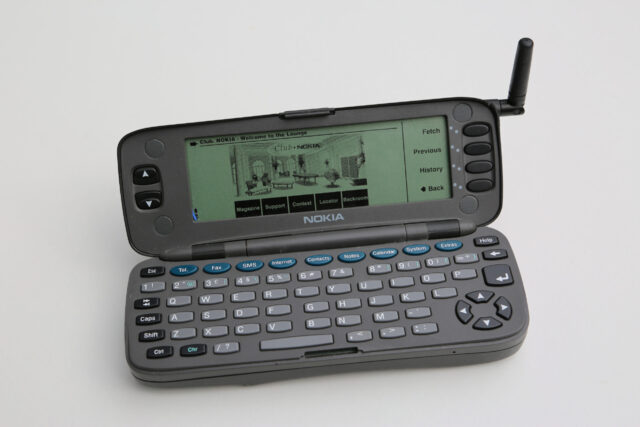 Nokia 9000 Communicator: el teléfono que imaginó el smartphone una década antes del iPhone