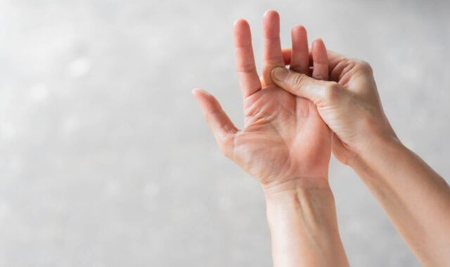 ¿Se te duermen las manos o los pies? Estas son las señales que no conviene ignorar